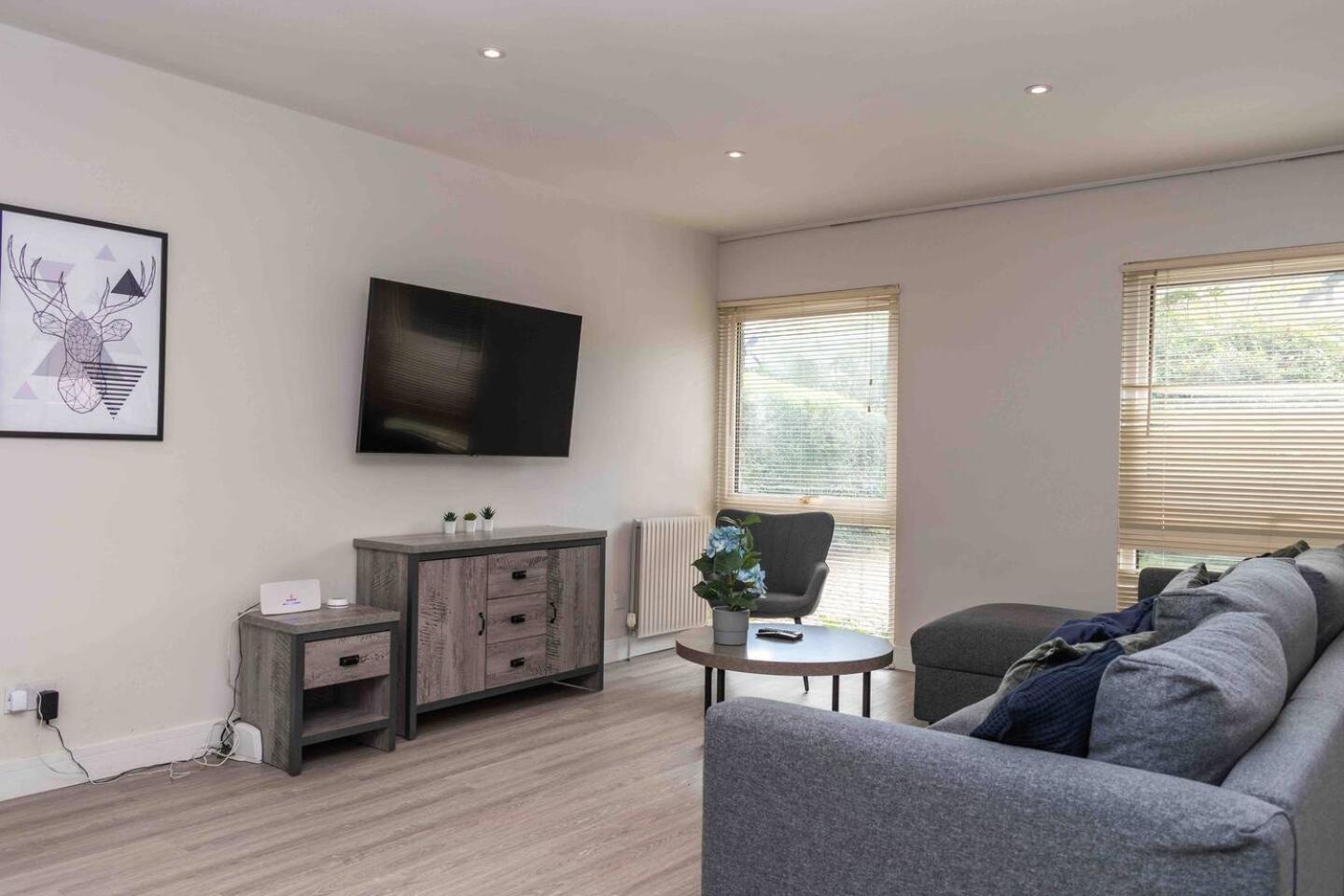 3 Bedroom Bungalow Close To Peak District With Garden Sheffield Exterior foto